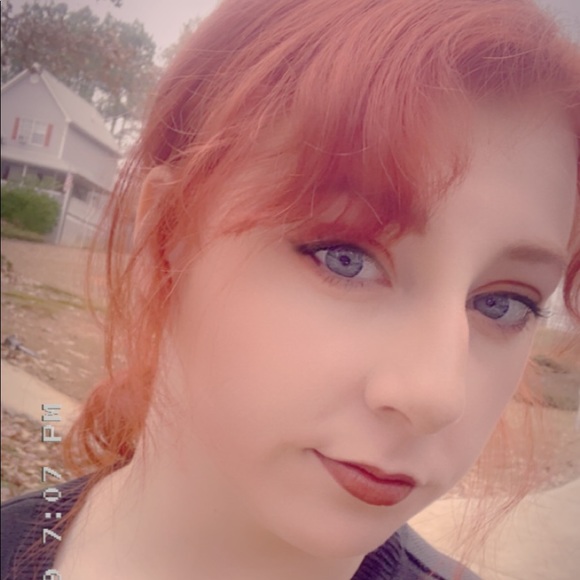 Meet your Posher, Kacie - Picture 2 of 2